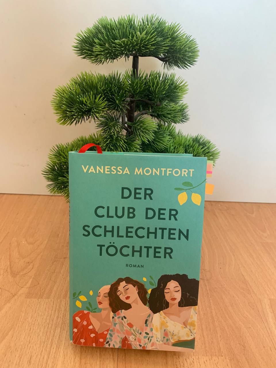 Die Buchrezension: Der Club der schlechten Töchter